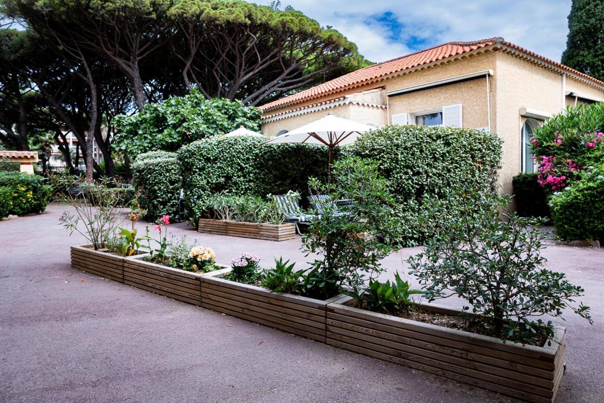 Hotel Beau Rivage Le Lavandou Exterior foto