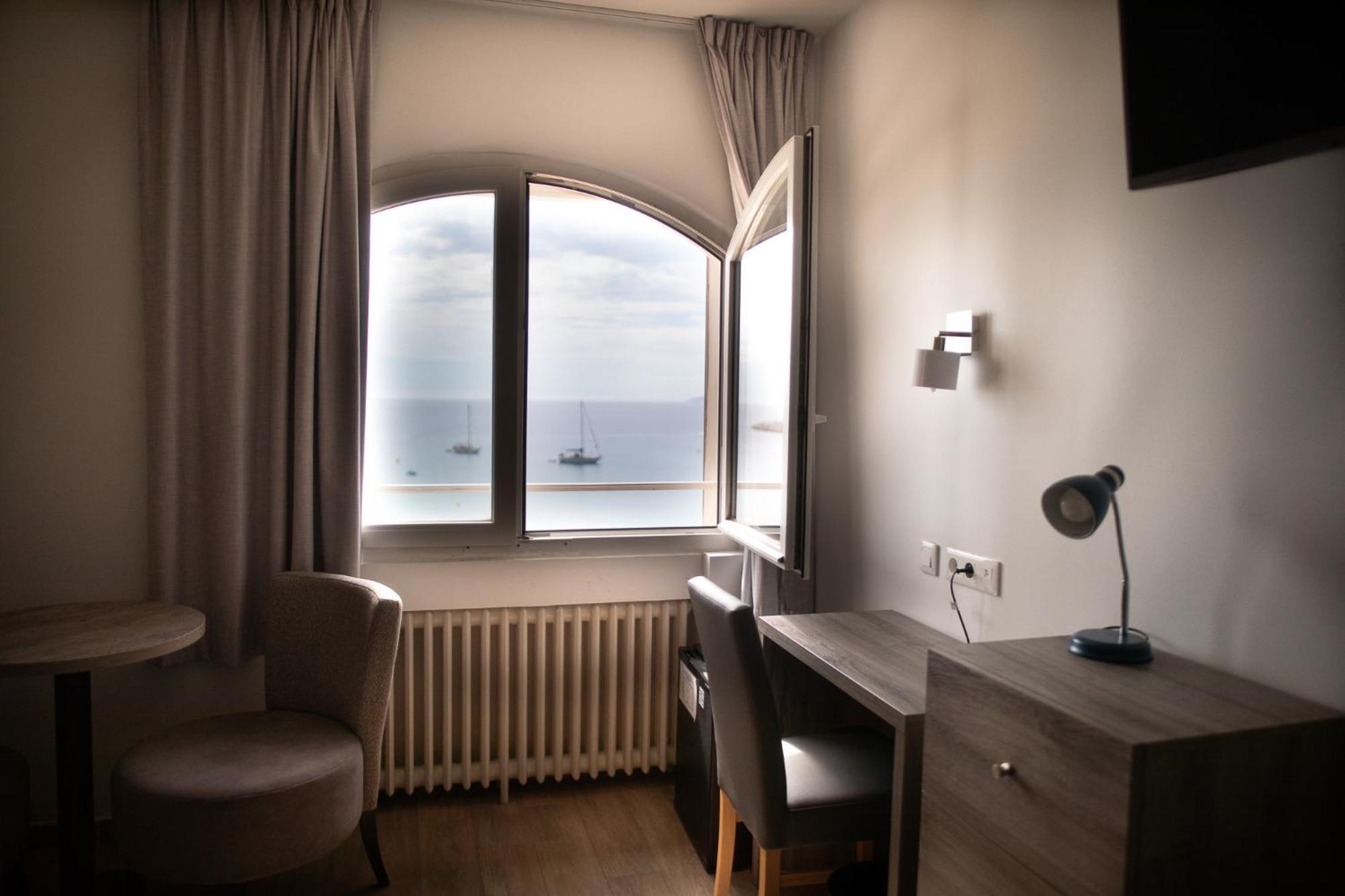 Hotel Beau Rivage Le Lavandou Exterior foto