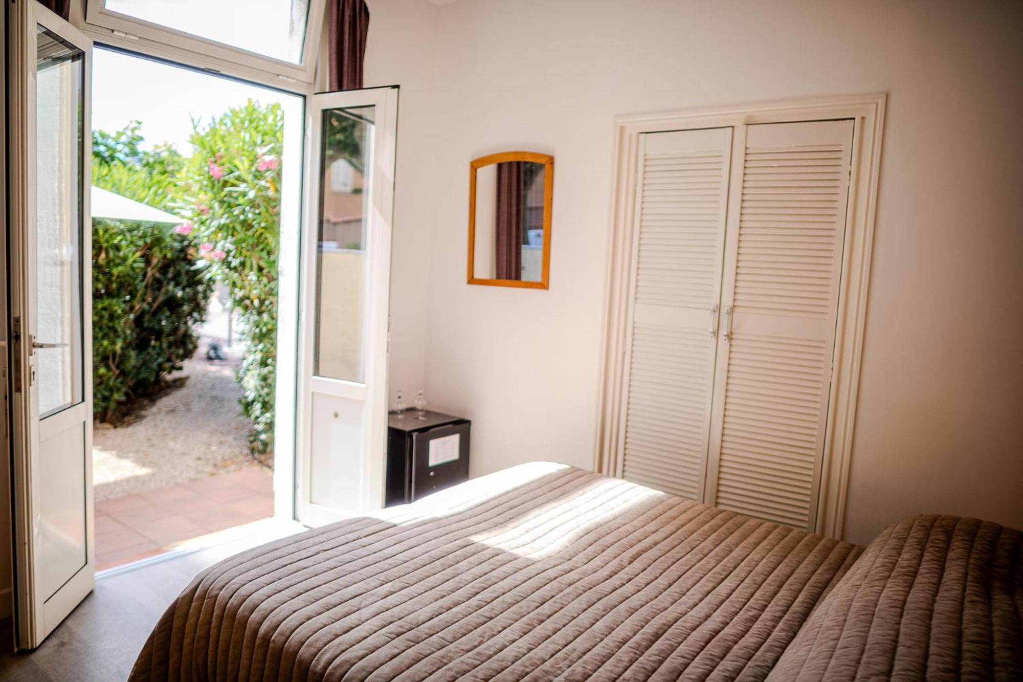 Hotel Beau Rivage Le Lavandou Exterior foto